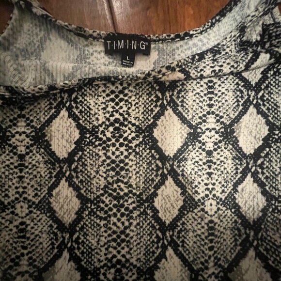 ANIMAL print bodysuit - Picture 5 of 6